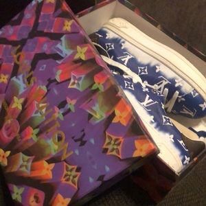 Louis Vuitton women sneakers.